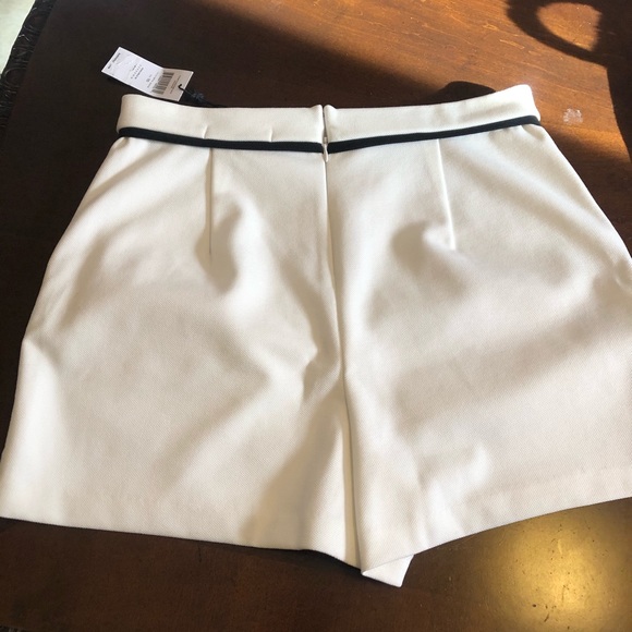 BCBGENERATION WHITE SHORTS - Picture 6 of 10